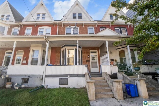 421 Center St in Jim Thorpe, PA - Building Photo - Building Photo