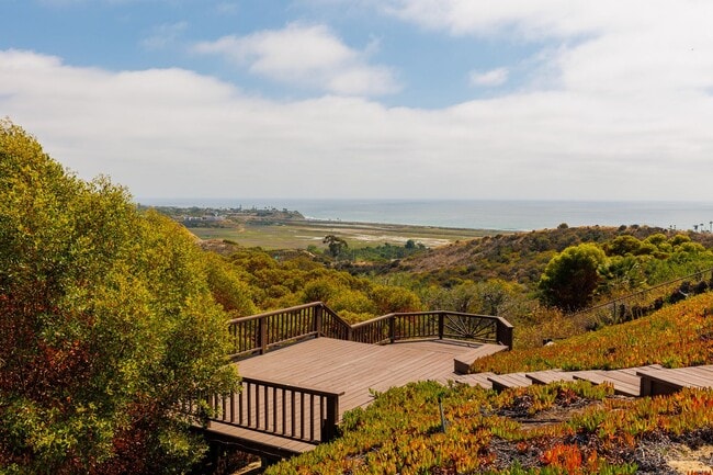 1139 Sea Village Dr