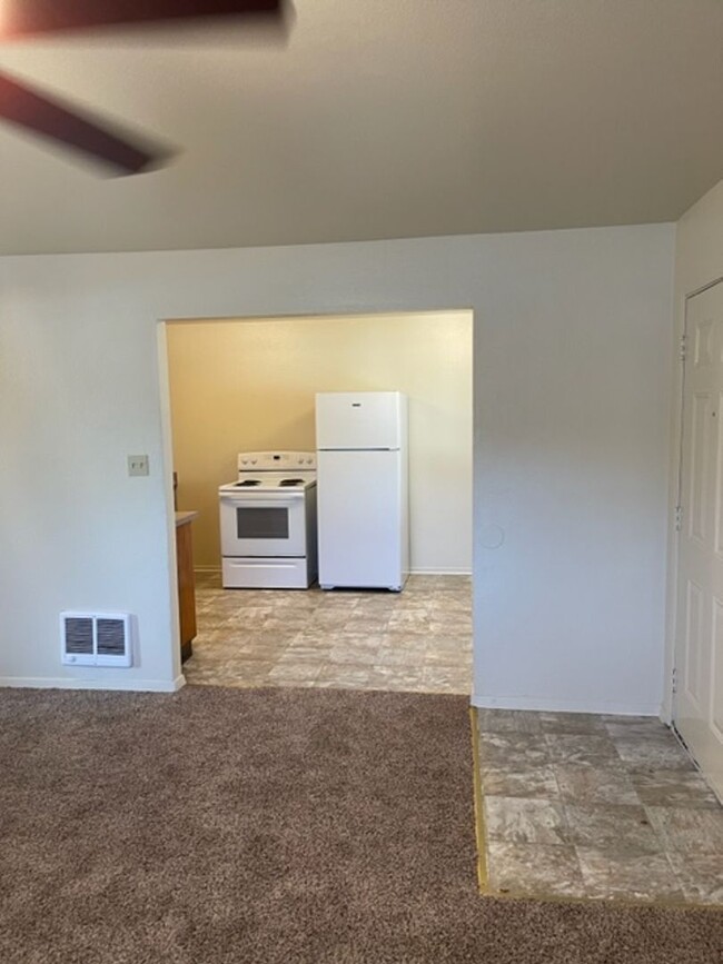 2156 Placer St in Redding, CA - Building Photo - Building Photo