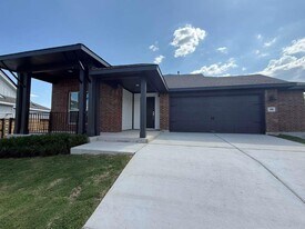 100 Dreyer in Kyle, TX - Building Photo