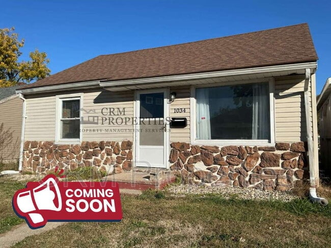 property at 1034 E Elm St