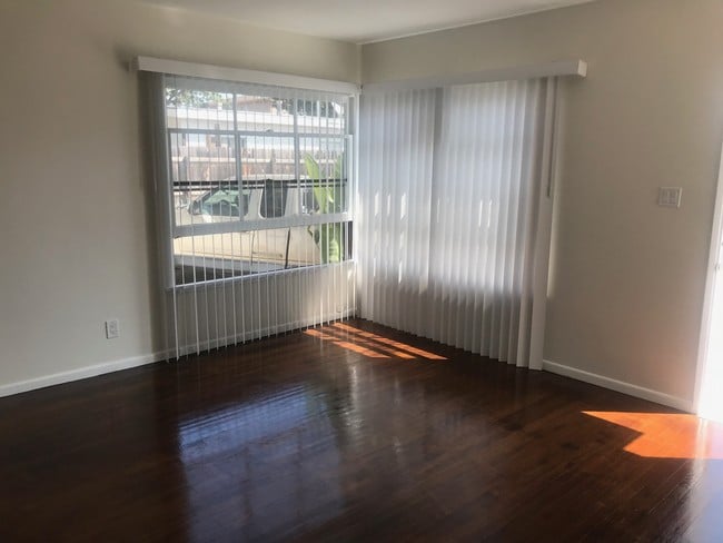 1507 E Maple Ave in El Segundo, CA - Building Photo - Building Photo