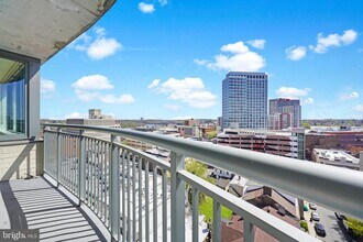 1 Spring St-Unit -0904 in New Brunswick, NJ - Building Photo - Building Photo