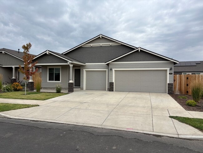 property at 1067 NW Varnish Ave