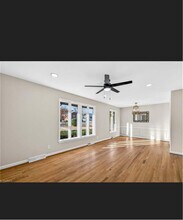 2204 Dulaire Rd in Greensboro, NC - Foto de edificio - Building Photo