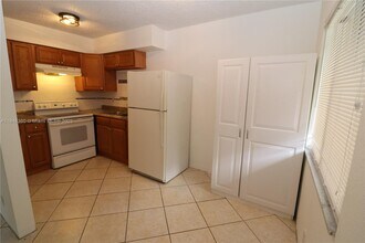 59 NW 37th St in Oakland Park, FL - Building Photo - Building Photo