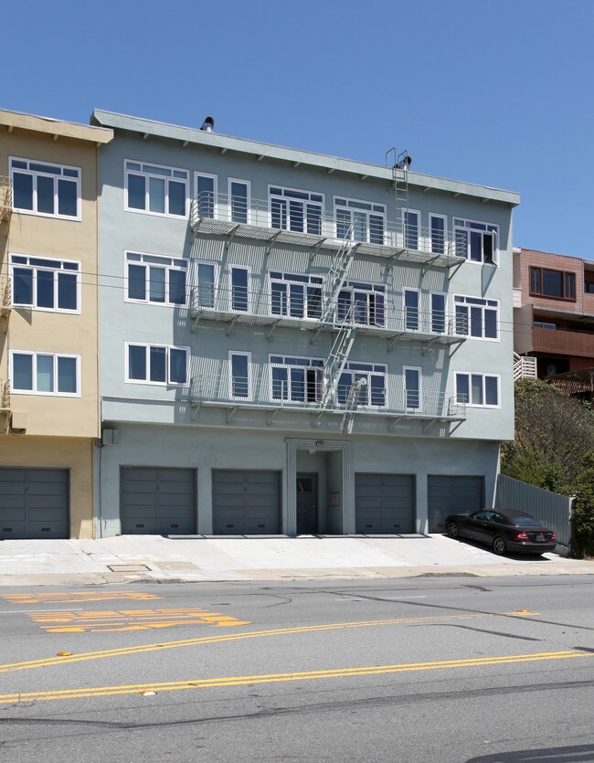 2200-2230 Turk Blvd Apartments in San Francisco, CA - Building Photo - Building Photo