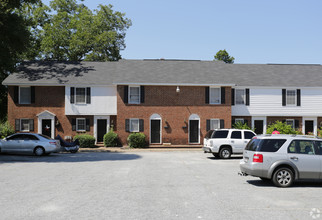 Hilltop Apartments in Columbus, GA - Building Photo - Building Photo