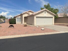 15752 W Lundberg St in Surprise, AZ - Building Photo