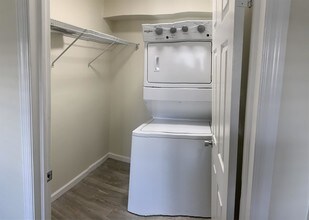 2061 NW 81st Ave-Unit -Unit 628 in Pembroke Pines, FL - Building Photo - Building Photo