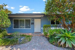 9221 SW 16th St in Miami, FL - Building Photo