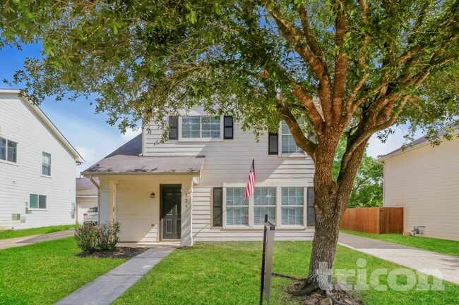 property at 823 Lightningbug Ln