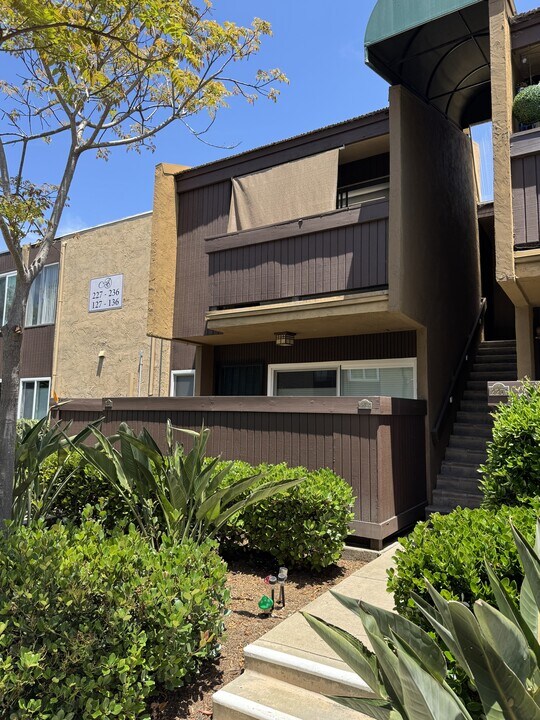 3454 Castle Glen Dr in San Diego, CA - Foto de edificio