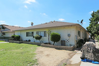 1026 N Shattuck Pl in Orange, CA - Foto de edificio - Building Photo