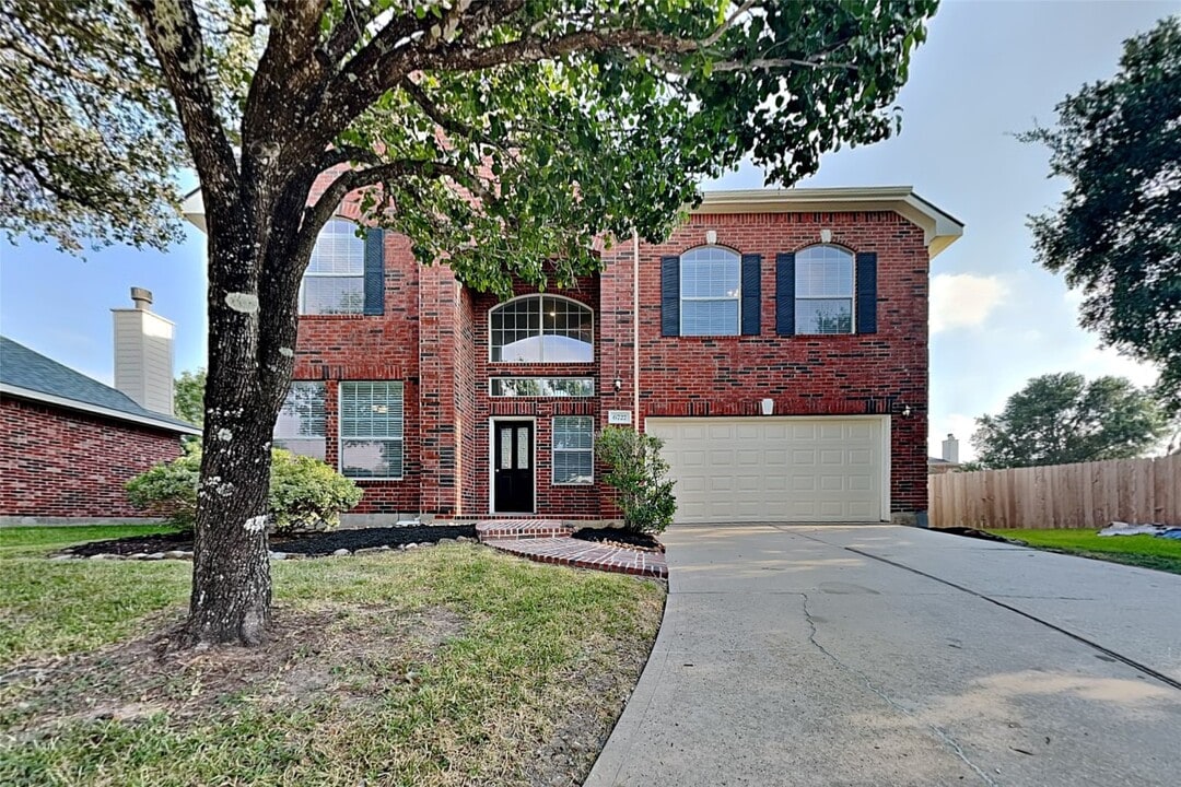 6727 Village Bridge Dr in Humble, TX - Building Photo