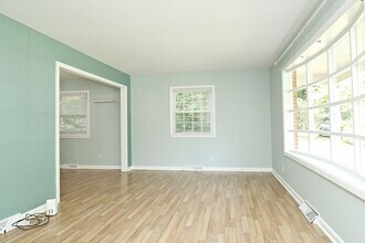 2412 Commonwealth Dr in Charlottesville, VA - Building Photo - Building Photo