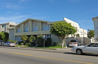 1130 S Fairfax Ave in Los Angeles, CA - Building Photo - Building Photo