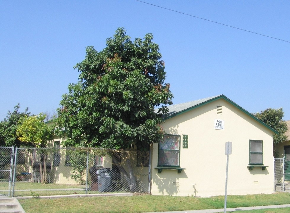 441-447 S Wilmington Ave in Compton, CA - Foto de edificio