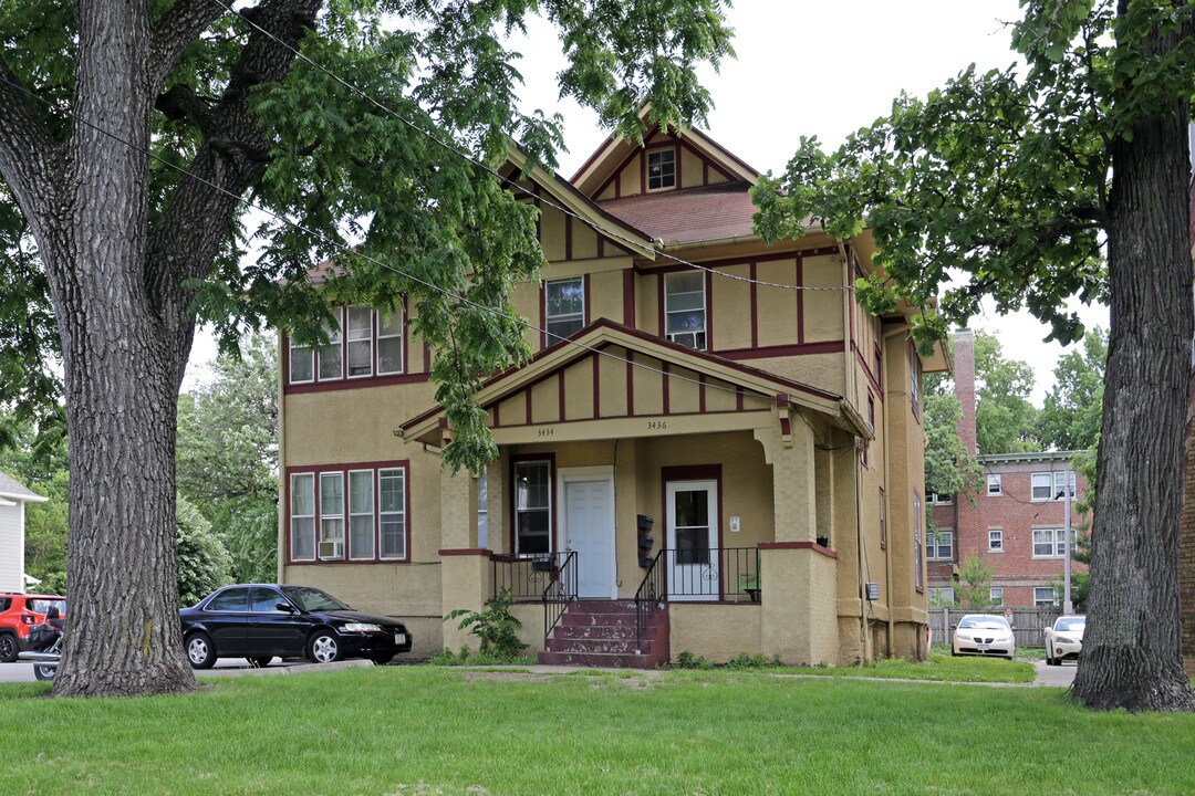 3434 University Ave in Des Moines, IA - Building Photo