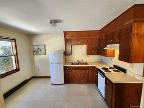 63 Jefferson Rd in Red Hook, NY - Building Photo - Building Photo