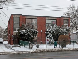 500-502 Birchmount Rd in Toronto, ON - Building Photo