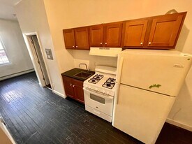 727-737-737 Hallett St in Bridgeport, CT - Building Photo