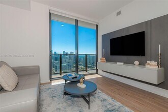 398 NE 5th St, Unit 4417 in Miami, FL - Building Photo - Building Photo