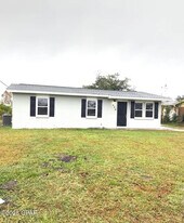 928 Green Tree Rd in Panama City, FL - Building Photo