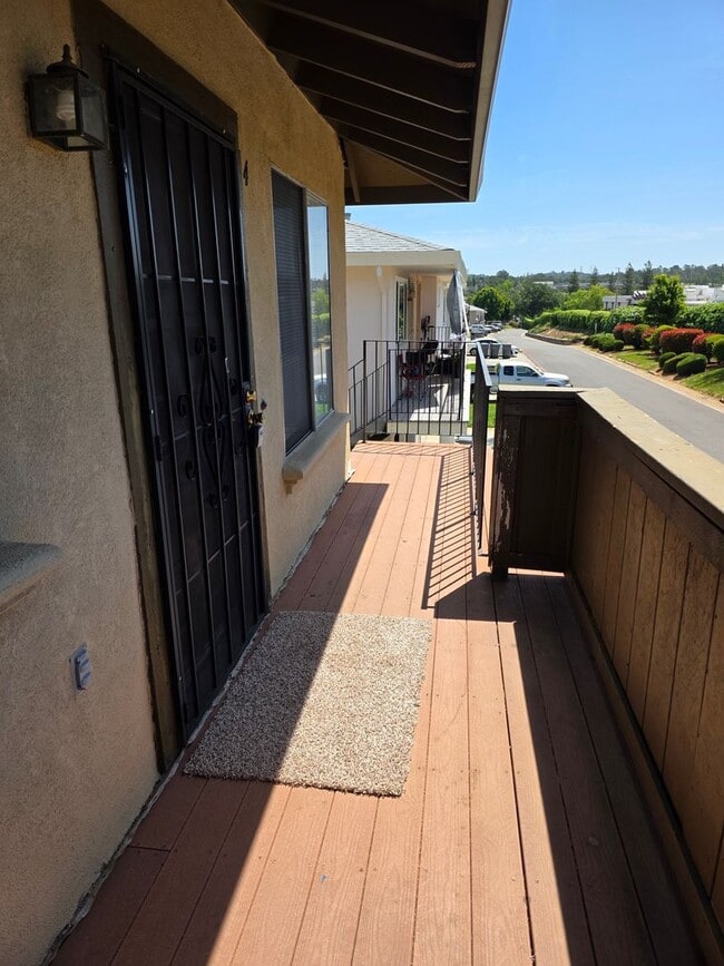 11590 Garnet Way in Auburn, CA - Building Photo - Building Photo