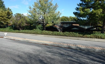 610 Walker Dr in Mountain View, CA - Building Photo