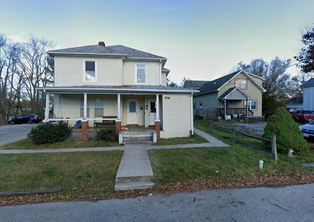 706 Progress St NE in Blacksburg, VA - Building Photo