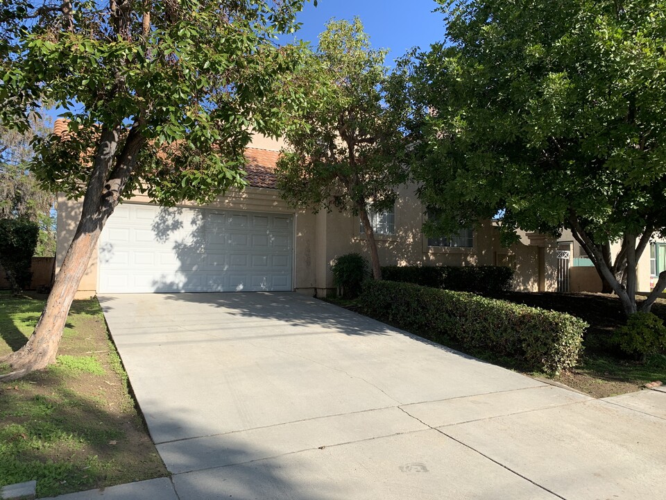 317 E Puente St in Covina, CA - Building Photo