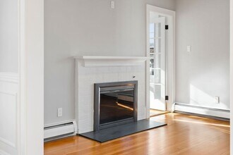 17 George St, Unit 17 in Watertown, MA - Foto de edificio - Building Photo