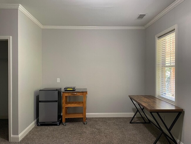 1964 Sterling Oaks Cir NE in Brookhaven, GA - Building Photo - Building Photo