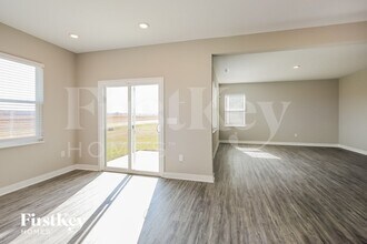 2344 S Carlota Dr in New Palestine, IN - Foto de edificio - Building Photo