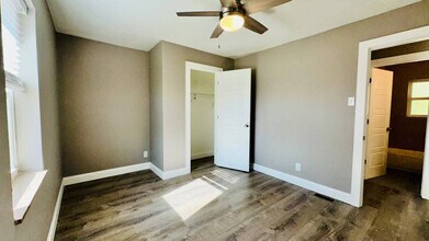 7042 Jamieson Ave, Unit D in St. Louis, MO - Foto de edificio - Building Photo