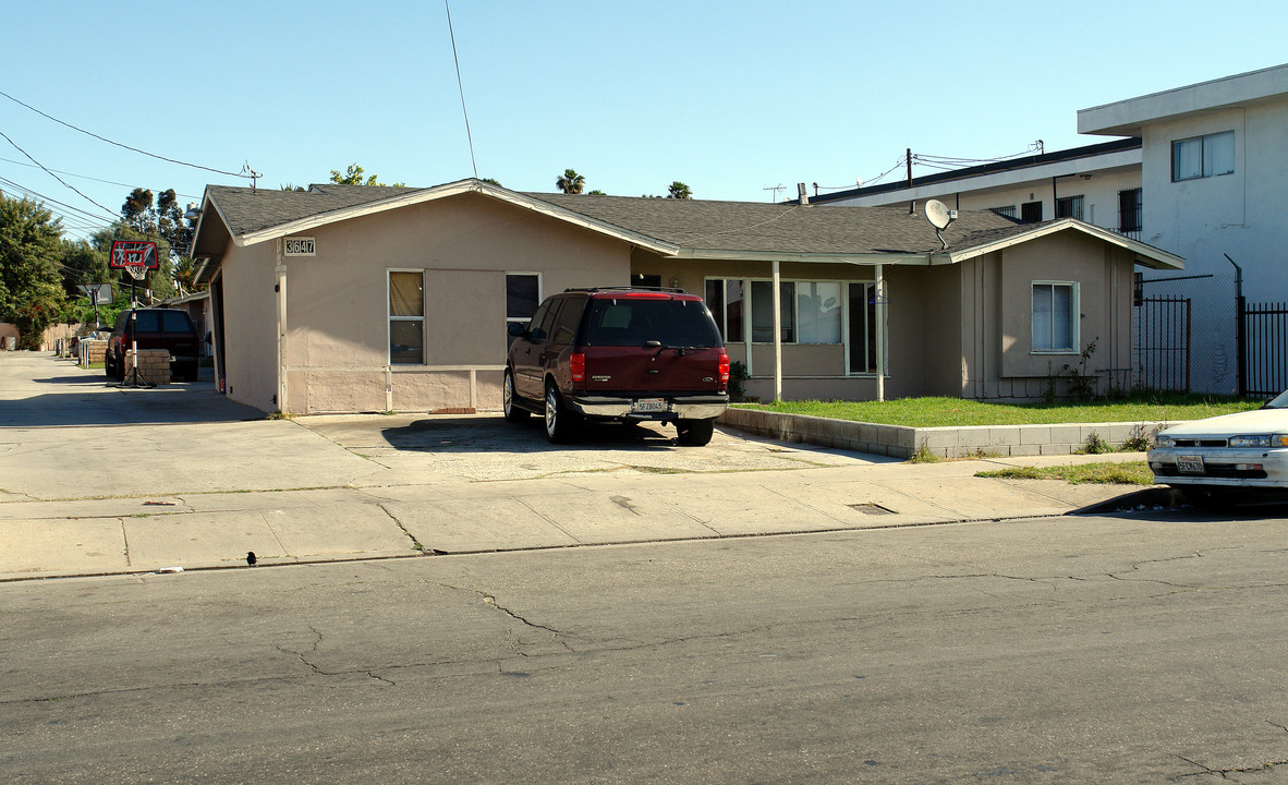 3647 W 104th St in Inglewood, CA - Building Photo