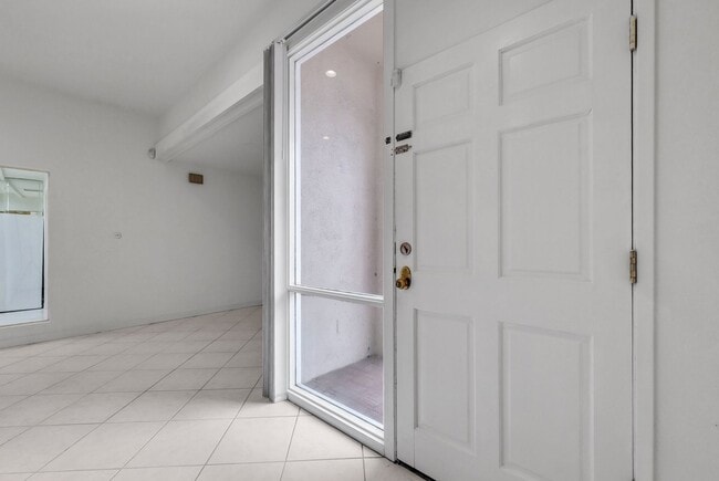 1 Lancewood Way in Irvine, CA - Building Photo - Building Photo