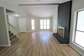 2705 Wilmington Dr in Dickinson, TX - Building Photo - Building Photo