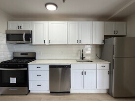168 N Grove St in East Orange, NJ - Building Photo