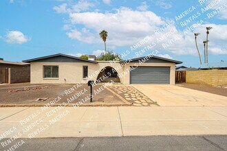 10642 N 47th Dr in Glendale, AZ - Building Photo - Building Photo
