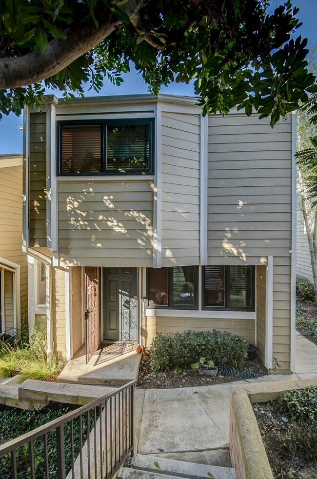 property at 11 Seamist Ct