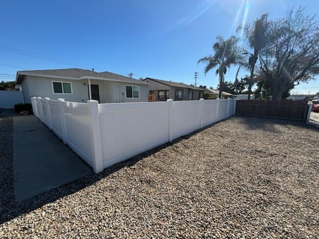 13247 11th St in Chino, CA - Building Photo - Building Photo