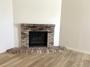 107 Bond Ave in Petaluma, CA - Building Photo - Building Photo