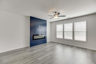 198 Blue Dragon Dr in Jefferson, GA - Foto de edificio - Building Photo