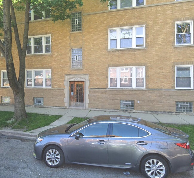 property at 4416 N Lavergne Ave