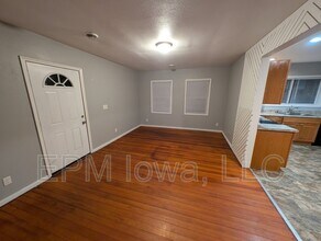 810 3rd St SE in Independence, IA - Building Photo - Building Photo