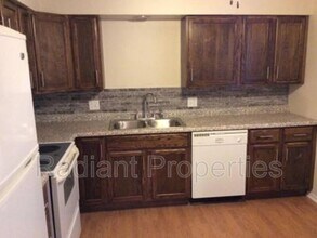3111 E 38th St in Des Moines, IA - Building Photo - Building Photo