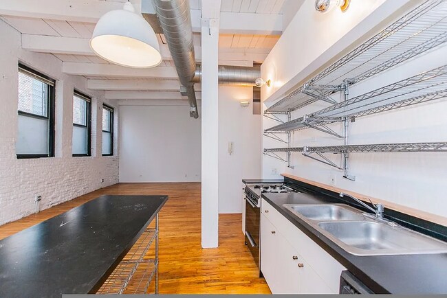 3312 N Ravenswood Ave in Chicago, IL - Building Photo - Building Photo