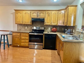 705 W Robinwood Ln in Nixa, MO - Building Photo - Building Photo